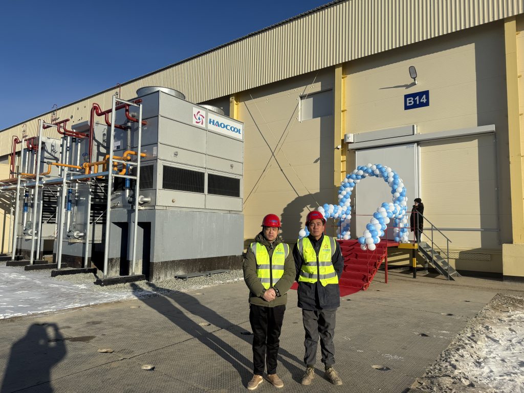 Групповое фото работников