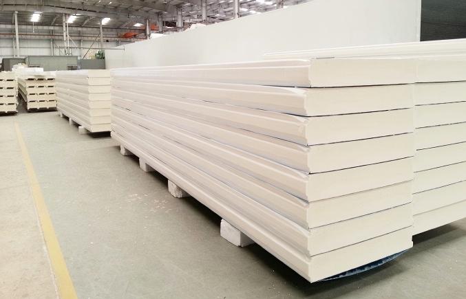 Поставка панелей 5000-тонной сельхозхолодильной камеры