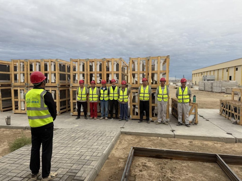 Фото команды по строительству холодильных складов