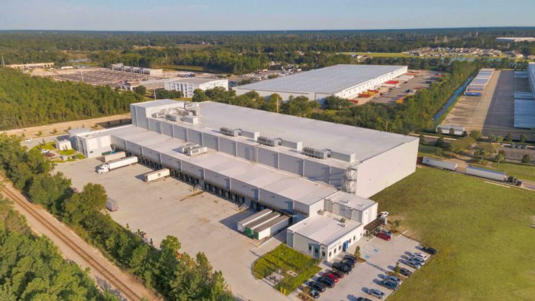 exterior-of-modern-cold-storage-park