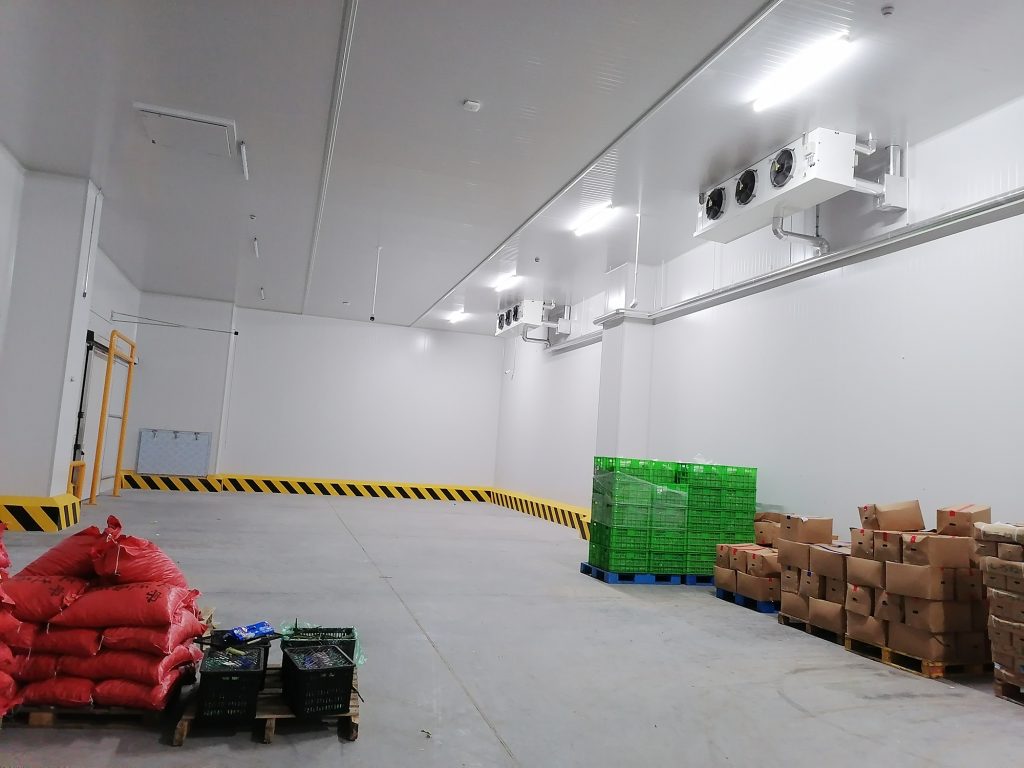 Реальное фото внутреннего воздухоохладителя холодильного склада Freshippo