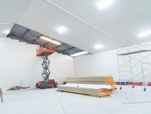 Монтаж панелей низкотемпературного холодильного склада